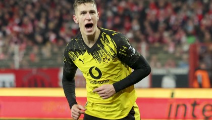 开云体育平台-记者：皇马和利物浦有意施洛特贝克，多特提出丰厚合同希望其留队